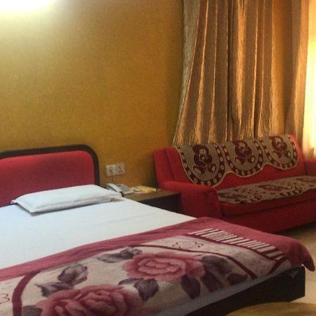 Hotel Sukant Palace Delhi Kültér fotó